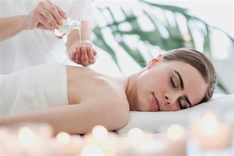 Massage sensuel complet du corps Massage érotique Coquitlam